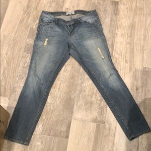 Rewind size 15 Skinny Distressed